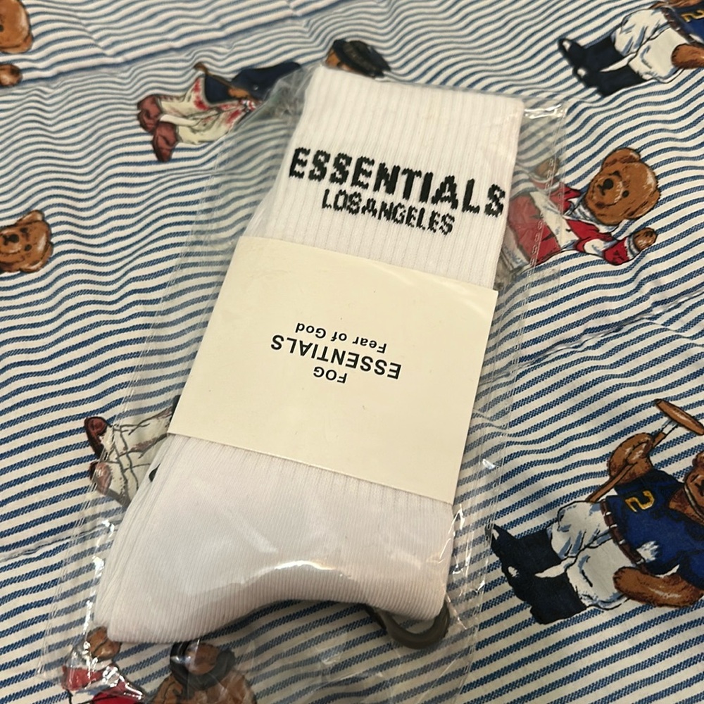 ESSENTIALS FOG SOCKS WHITE NEW